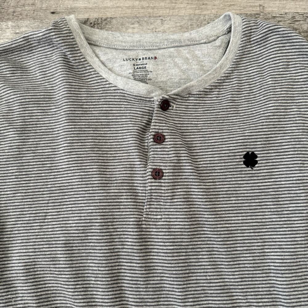 LUCKY Brand Henley T-Shirt Mens Large Gray Striped Sleepwear Long Sleeve Logo